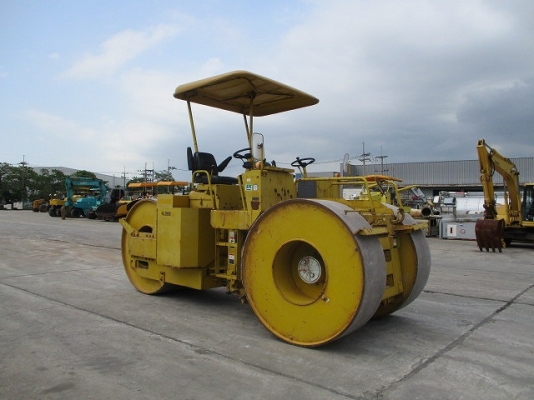 ขายรถบด 3 ล้อเหล็ก Kawasaki รุ่น K12II  ปี 1996  ชั่วโมงการทำงาน 3355 มือสองนำเข้าจากประเทศญี่ปุ่น