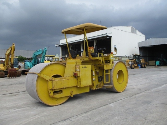 ขายรถบด 3 ล้อเหล็ก Kawasaki รุ่น K12II  ปี 1996  ชั่วโมงการทำงาน 3355 มือสองนำเข้าจากประเทศญี่ปุ่น