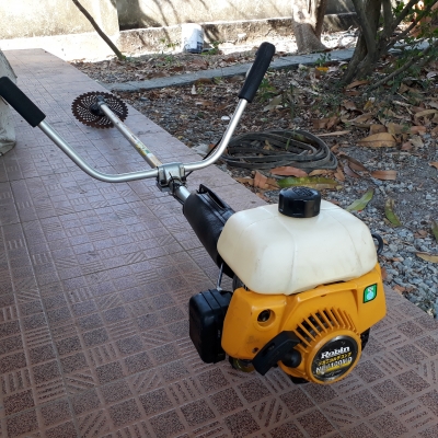เครื่องตัดหญ้าสะพายRobin NB4100