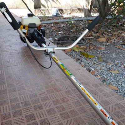 เครื่องตัดหญ้าสะพายRobin NB4100