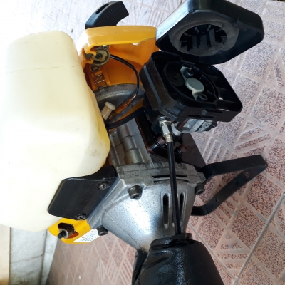 เครื่องตัดหญ้าสะพายRobin NB4100