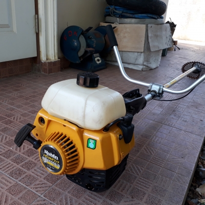 เครื่องตัดหญ้าสะพายRobin NB4100