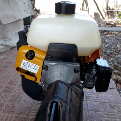 เครื่องตัดหญ้าสะพายRobin NB4100