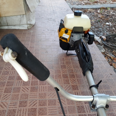 เครื่องตัดหญ้าสะพายRobin NB4100