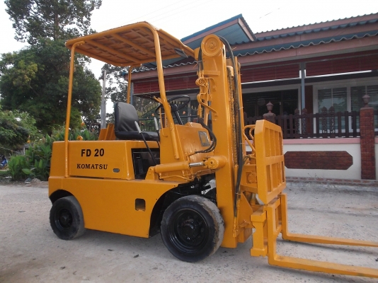 ขายรถยกKOMATSU FD 20-6 ซีเรียล 36547 เก่าใน งากระดกได้ เทได้