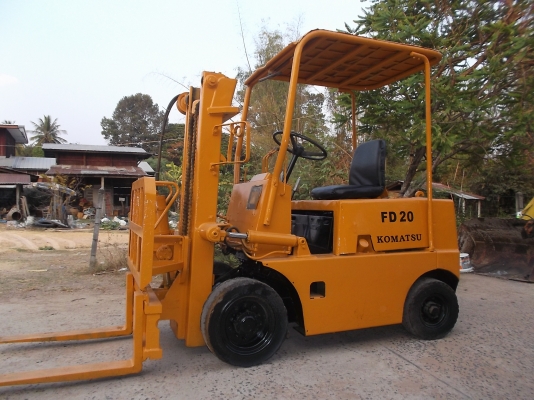 ขายรถยกKOMATSU FD 20-6 ซีเรียล 36547 เก่าใน งากระดกได้ เทได้
