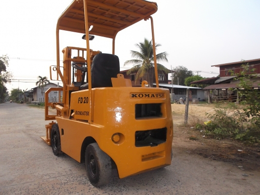 ขายรถยกKOMATSU FD 20-6 ซีเรียล 36547 เก่าใน งากระดกได้ เทได้