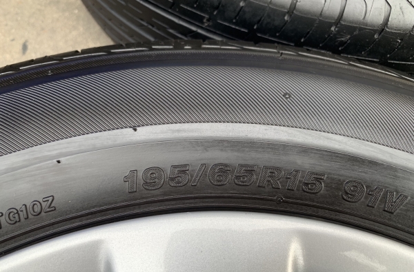 ล้อแม็ก Toyota Altis ขอบ 15 พร้อมยาง 195-65-15 Bridgestone ปี 17 แม็กสวย ดอกยางหนา