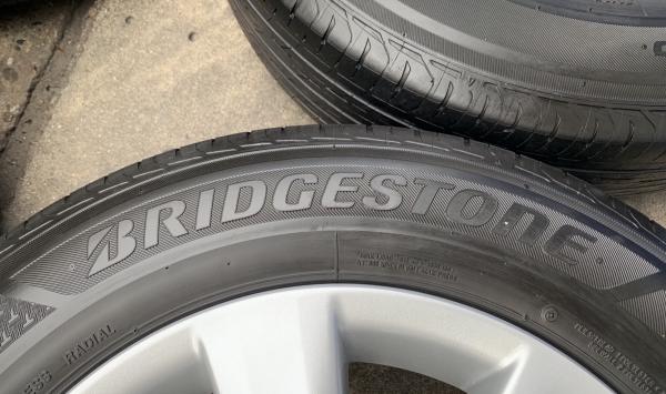 ล้อแม็ก Toyota Altis ขอบ 15 พร้อมยาง 195-65-15 Bridgestone ปี 17 แม็กสวย ดอกยางหนา