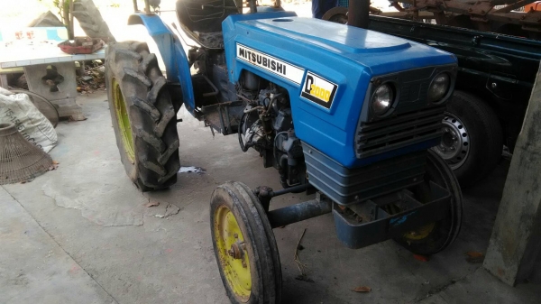รถไถนามิตซู20แรงสภาพสวยสนใจติดต่อมาคับ รถไถนามิตซู20แรงสภาพสวยสนใจติดต่อมาคับ