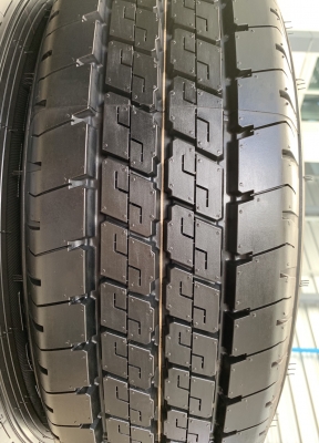 ยางใหม่ป้ายแดง 215-70-15 Dunlop สวยกริ๊บๆ