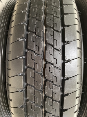 ยางใหม่ป้ายแดง 215-70-15 Dunlop สวยกริ๊บๆ