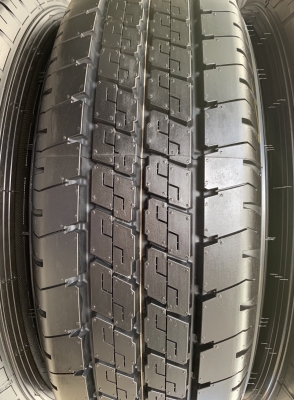 ยางใหม่ป้ายแดง 215-70-15 Dunlop สวยกริ๊บๆ