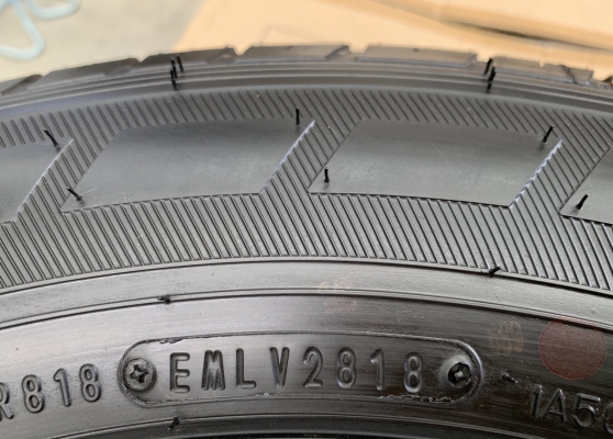 ยางใหม่ป้ายแดง 215-70-15 Dunlop สวยกริ๊บๆ