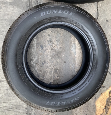 ยาง 215-65-16 Dunlop ปลายปี 15 ดอกเต็มๆ ยาง 215-65-16 Dunlop ปลายปี 15 ดอกเต็มๆ