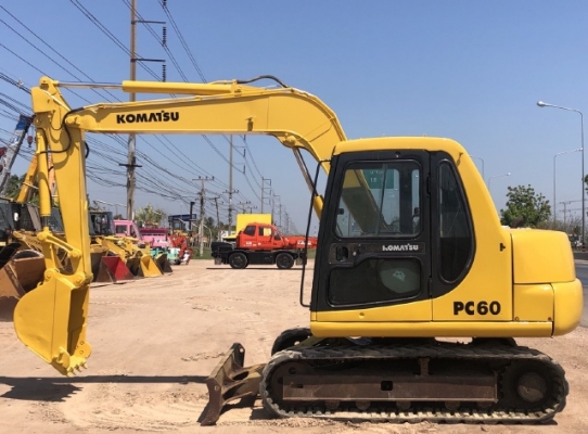 ขายรถขุด KOMATSU PC60-7 ใบมีดดัน นำเข้าเองจากญี่ปุ่น สภาพสวยพร้อมใช้ มีVDOการทำงานครับ