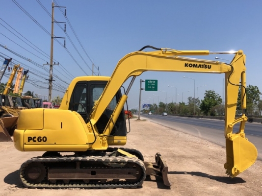 ขายรถขุด KOMATSU PC60-7 ใบมีดดัน นำเข้าเองจากญี่ปุ่น สภาพสวยพร้อมใช้ มีVDOการทำงานครับ