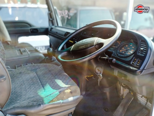 หัวเก๋ง ISUZU DECA 3 ใบปัด