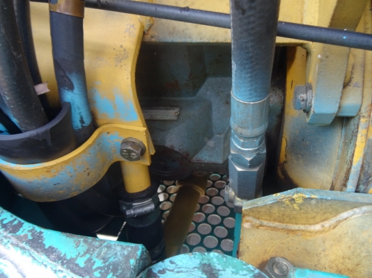 รถขุด Komatsu PC45-1 คอนโทรลน้ำมัน ปั้มนิ้ว ตู้เก๋ง สภาพเดิมๆจากญี่ปุ่น