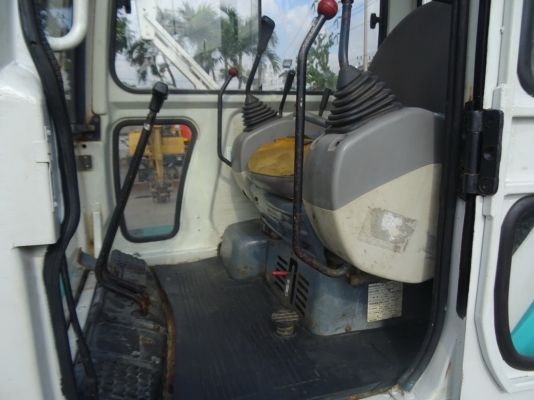 รถขุด Komatsu PC45-1 คอนโทรลน้ำมัน ปั้มนิ้ว ตู้เก๋ง สภาพเดิมๆจากญี่ปุ่น