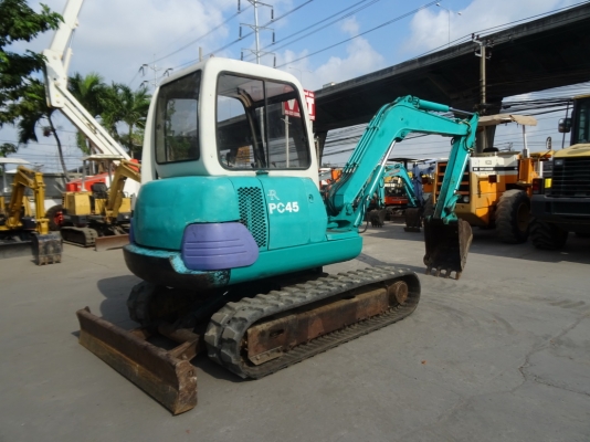 รถขุด Komatsu PC45-1 คอนโทรลน้ำมัน ปั้มนิ้ว ตู้เก๋ง สภาพเดิมๆจากญี่ปุ่น