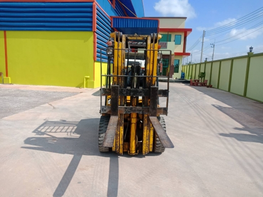 ่รถยกโคมัตสึ รุ่น10 น้ำหนักยก2.5ตัน เครื่องดีเซล เกียร์ออโต้ เสาเข้าตู้สูง4.75เมตร