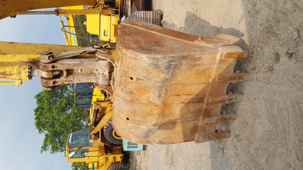 ขายรถแบคโฮ KOMATSU PC200-7 ซีเรียลสูง ใช้งาน 12,698 ชั่วโมง สภาพนางฟ้า รถบริษัท ใช้งานโครงการวางท่อก๊าซ รถใช้น้อย รันชั่วโมง