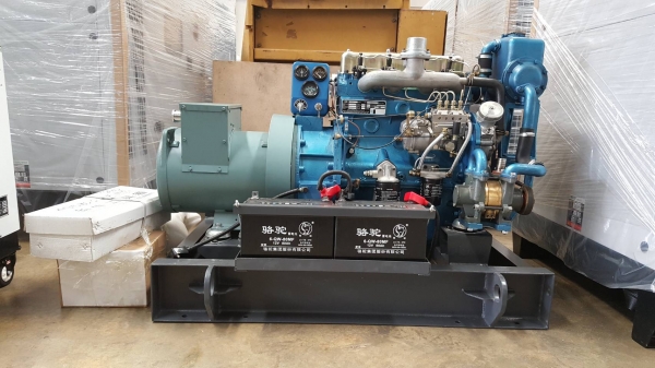 เครื่องปั่นไฟ มารีน Marine 27KVA เครื่องปั่นไฟ มารีน Marine 27KVA