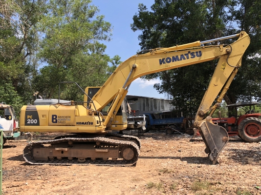 ขายรถแบคโฮ KOMATSU PC200-8MOทำงาน 4924ชั่วโมงสวยๆเดิมๆสนใจโทร 081-970-1072