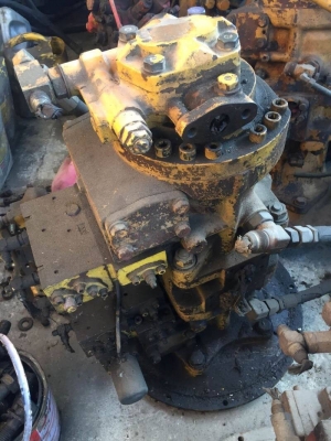 ปั๊มไฮดรอลิคเก่า Pc 150-5 ราคา 70000 บาท