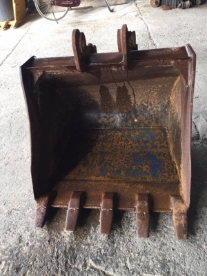 บุ๋งกี๋เก่านอก SK 75 ปากกว้าง 90 cm ราคา 20000 บาท