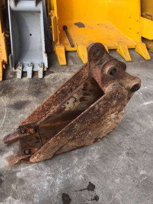 บุ๋งกี๋เก่านอก Pc 30-35 กว้าง 28 cm ราคา 7500 บาท