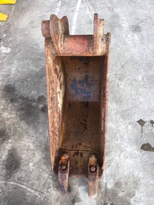 บุ๋งกี๋เก่านอก Pc 30-35 กว้าง 28 cm ราคา 7500 บาท