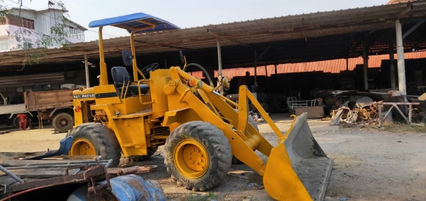 รถตัก KOMATSU รุ่น 507 สภาพขับเคลื่อน 4 ล้อ เอวอ่อน เครื่องไม่หลวม รถพร้อมใช้  เครื่อง4 สูบ เหมาะสำหรับวัสดุก่อสร้าง