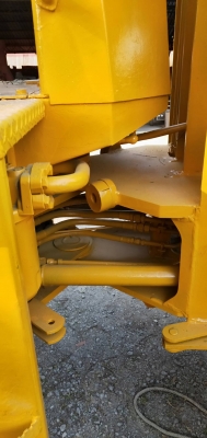 รถตัก KOMATSU รุ่น 507 สภาพขับเคลื่อน 4 ล้อ เอวอ่อน เครื่องไม่หลวม รถพร้อมใช้  เครื่อง4 สูบ เหมาะสำหรับวัสดุก่อสร้าง