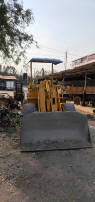 รถตัก KOMATSU รุ่น 507 สภาพขับเคลื่อน 4 ล้อ เอวอ่อน เครื่องไม่หลวม รถพร้อมใช้  เครื่อง4 สูบ เหมาะสำหรับวัสดุก่อสร้าง