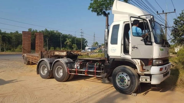 ขายรถบรรทุก10ล้อหัวลาก HINO FM2K260 แรงม้าปี46 พร้อมหางโรเบส2เพลาราคา 1,300,000 ต่อรอง ขายรถบรรทุก10ล้อหัวลาก HINO FM2K260 แรงม้าปี46 พร้อมหางโรเบส2เพลาราคา 1,300,000 ต่อรอง