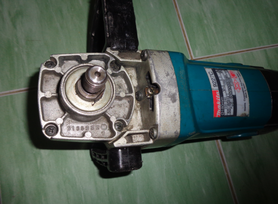 ขายเครื่องขัด/ปัดเงาไฟฟ้า มากิต้า ปรับรอบได้ 0-3,000 rpm Makita 9227C