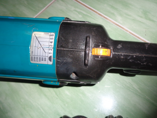 ขายเครื่องขัด/ปัดเงาไฟฟ้า มากิต้า ปรับรอบได้ 0-3,000 rpm Makita 9227C ขายเครื่องขัด/ปัดเงาไฟฟ้า มากิต้า ปรับรอบได้ 0-3,000 rpm Makita 9227C