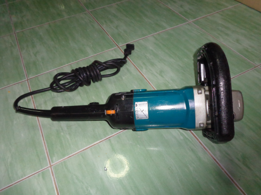 ขายเครื่องขัด/ปัดเงาไฟฟ้า มากิต้า ปรับรอบได้ 0-3,000 rpm Makita 9227C ขายเครื่องขัด/ปัดเงาไฟฟ้า มากิต้า ปรับรอบได้ 0-3,000 rpm Makita 9227C