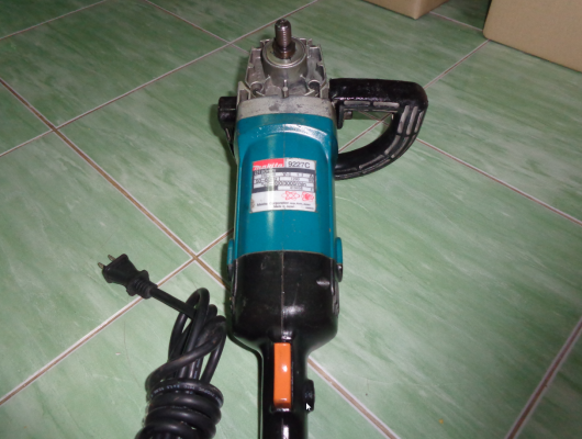 ขายเครื่องขัด/ปัดเงาไฟฟ้า มากิต้า ปรับรอบได้ 0-3,000 rpm Makita 9227C ขายเครื่องขัด/ปัดเงาไฟฟ้า มากิต้า ปรับรอบได้ 0-3,000 rpm Makita 9227C