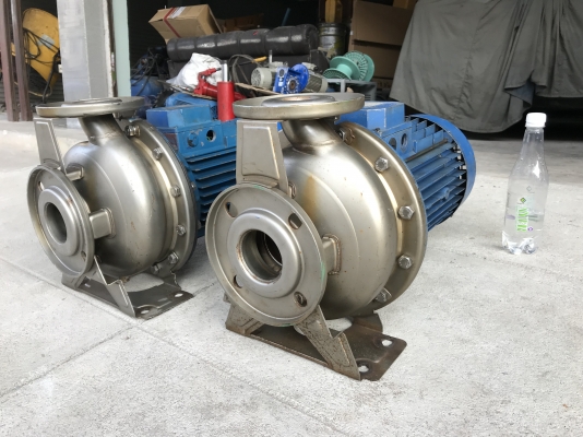 ( เหลือ 1ตัวครับ )ขายปั๊มน้ำหอยโข่งหัวปั๊มสแตนเลส Ebara 10HP. 380V made in Italy ขนาดเข้า 2.5นิ้ว ออก 2นิ้ว สภาพสวย หมุนนิ่ม พร้อมใช้งาน มี 2ตัวครับ ราคาตัวละ 18,500 บาท