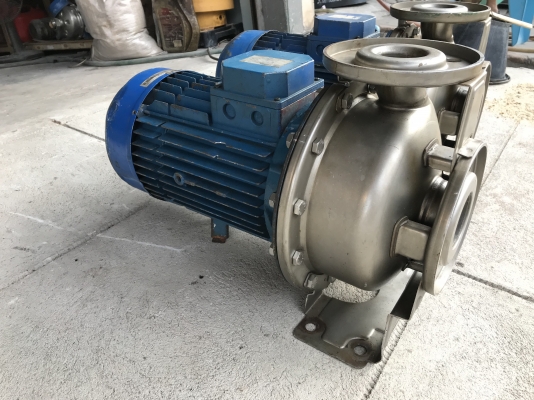 ( เหลือ 1ตัวครับ )ขายปั๊มน้ำหอยโข่งหัวปั๊มสแตนเลส Ebara 10HP. 380V made in Italy ขนาดเข้า 2.5นิ้ว ออก 2นิ้ว สภาพสวย หมุนนิ่ม พร้อมใช้งาน มี 2ตัวครับ ราคาตัวละ 18,500 บาท