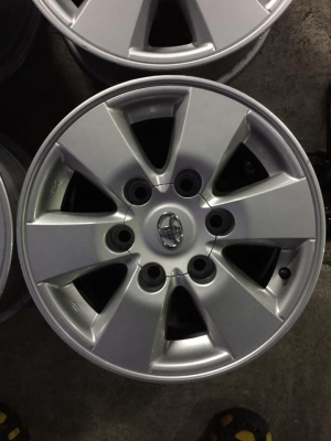 ล้อโตโยต้า ขอบ15+น๊อต ทำสีใหม่สวยๆ ไม่ซ่อม ไม่แตก  #ชุด4วง4500บ.สนใจโทร0879050181.จัดส่งได้ทั่วไทย