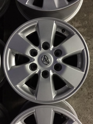 ล้อโตโยต้า ขอบ15+น๊อต ทำสีใหม่สวยๆ ไม่ซ่อม ไม่แตก  #ชุด4วง4500บ.สนใจโทร0879050181.จัดส่งได้ทั่วไทย