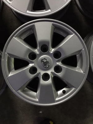 ล้อโตโยต้า ขอบ15+น๊อต ทำสีใหม่สวยๆ ไม่ซ่อม ไม่แตก  #ชุด4วง4500บ.สนใจโทร0879050181.จัดส่งได้ทั่วไทย