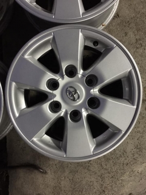 ล้อโตโยต้า ขอบ15+น๊อต ทำสีใหม่สวยๆ ไม่ซ่อม ไม่แตก  #ชุด4วง4500บ.สนใจโทร0879050181.จัดส่งได้ทั่วไทย