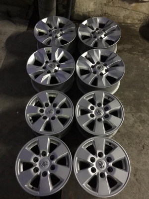 ล้อโตโยต้า ขอบ15+น๊อต ทำสีใหม่สวยๆ ไม่ซ่อม ไม่แตก  #ชุด4วง4500บ.สนใจโทร0879050181.จัดส่งได้ทั่วไทย