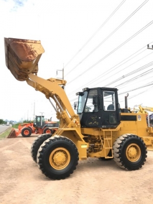 ขายรถตักล้อยาง CAT 936Z (4,XXX ชั่วโมง) นำเข้าเองจากญี่ปุ่น สภาพสวยพร้อมใช้ มีVDOการทำงานครับ