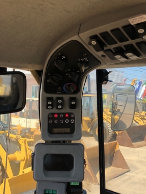 ขายรถตักล้อยาง CAT 962H นำเข้าเองจากญี่ปุ่น สภาพสวยพร้อมใช้ มีVDOการทำงานครับ